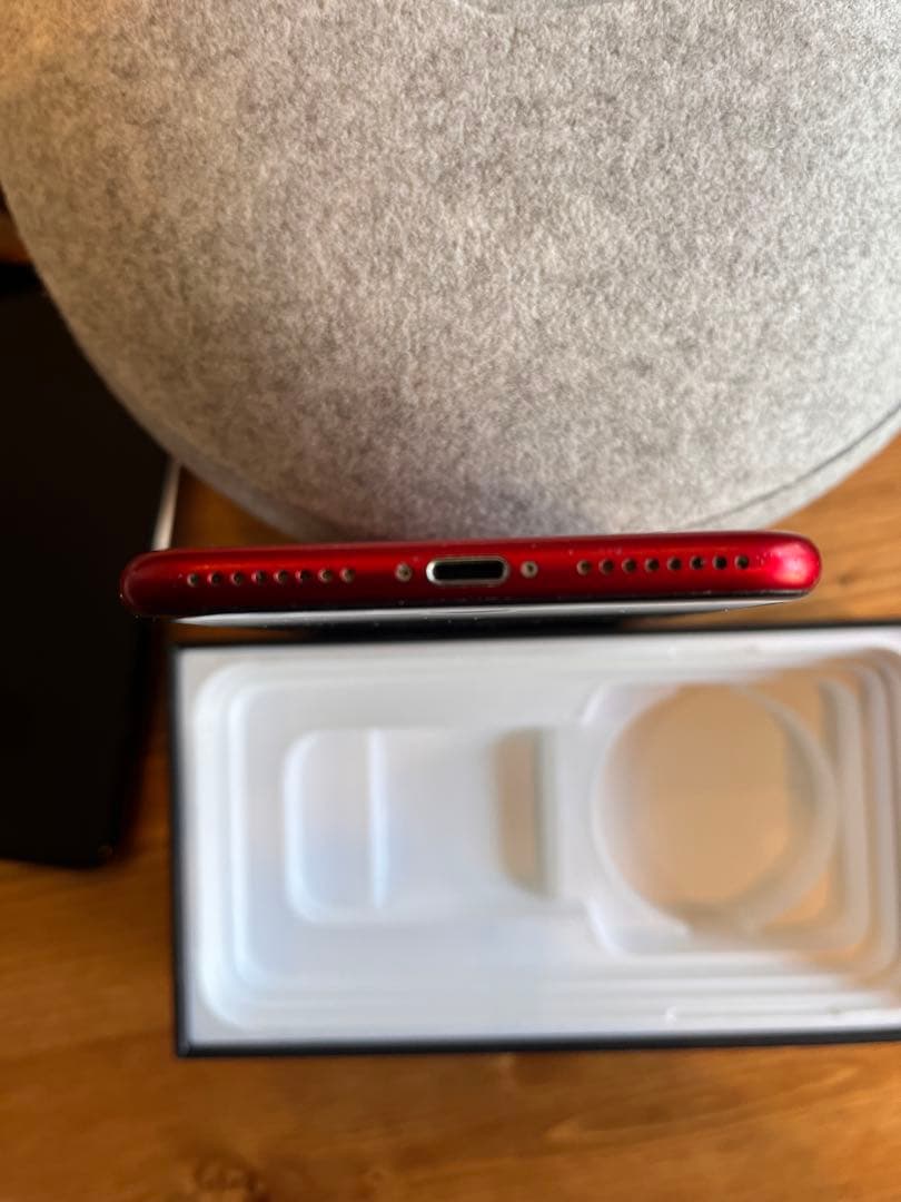 Apple iPhone 8 Plus (赤) 本体