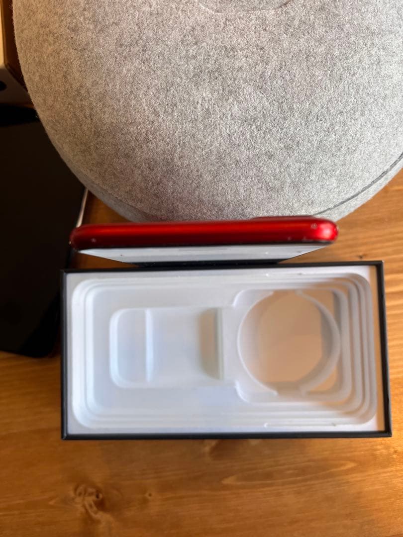 Apple iPhone 8 Plus (赤) 本体