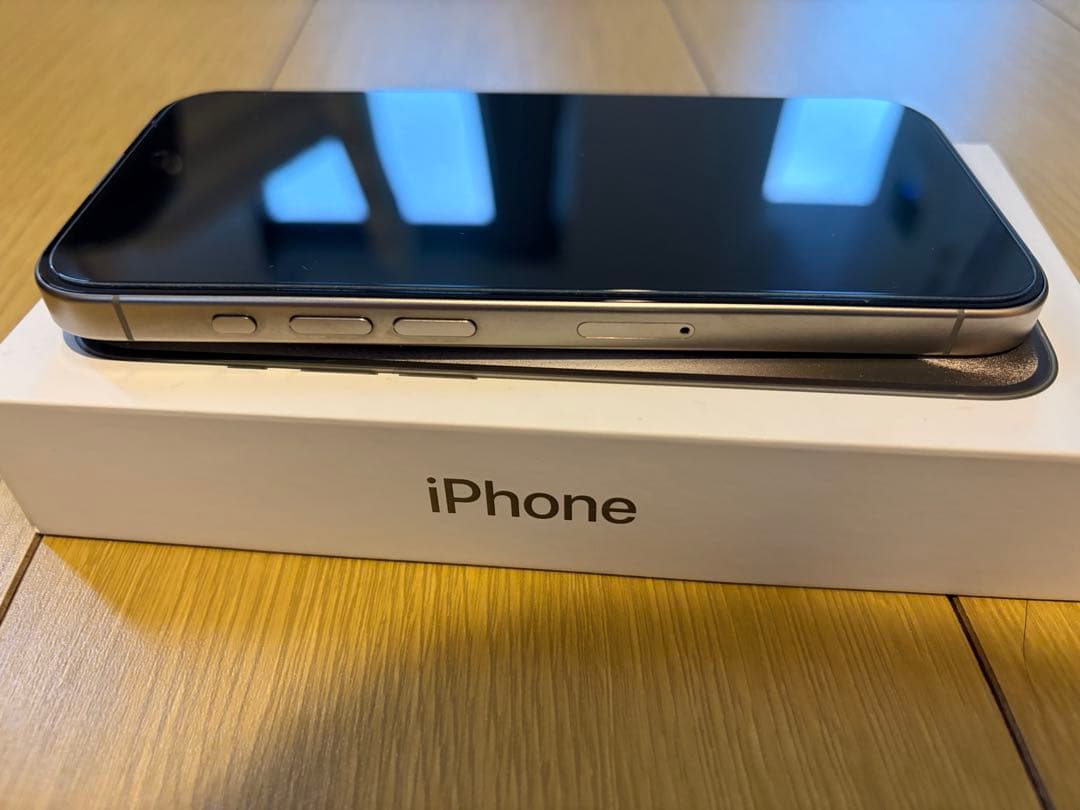 iPhone 15 Pro 512GB - ナチュラルチタニウム　(カナダ型)
