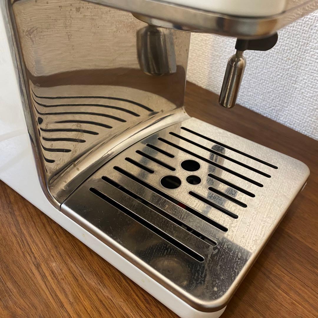 デロンギ　エスプレッソメーカー　kMix ES020J ホワイト