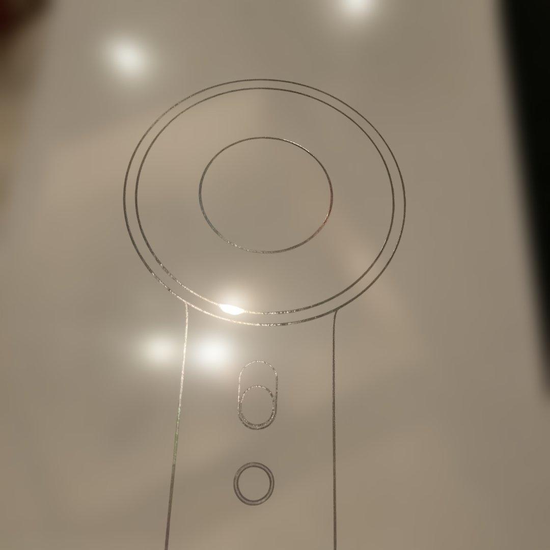 ドライヤー 斬新デザイン 15s速乾 大風量1300W 低騒音 軽量 小型