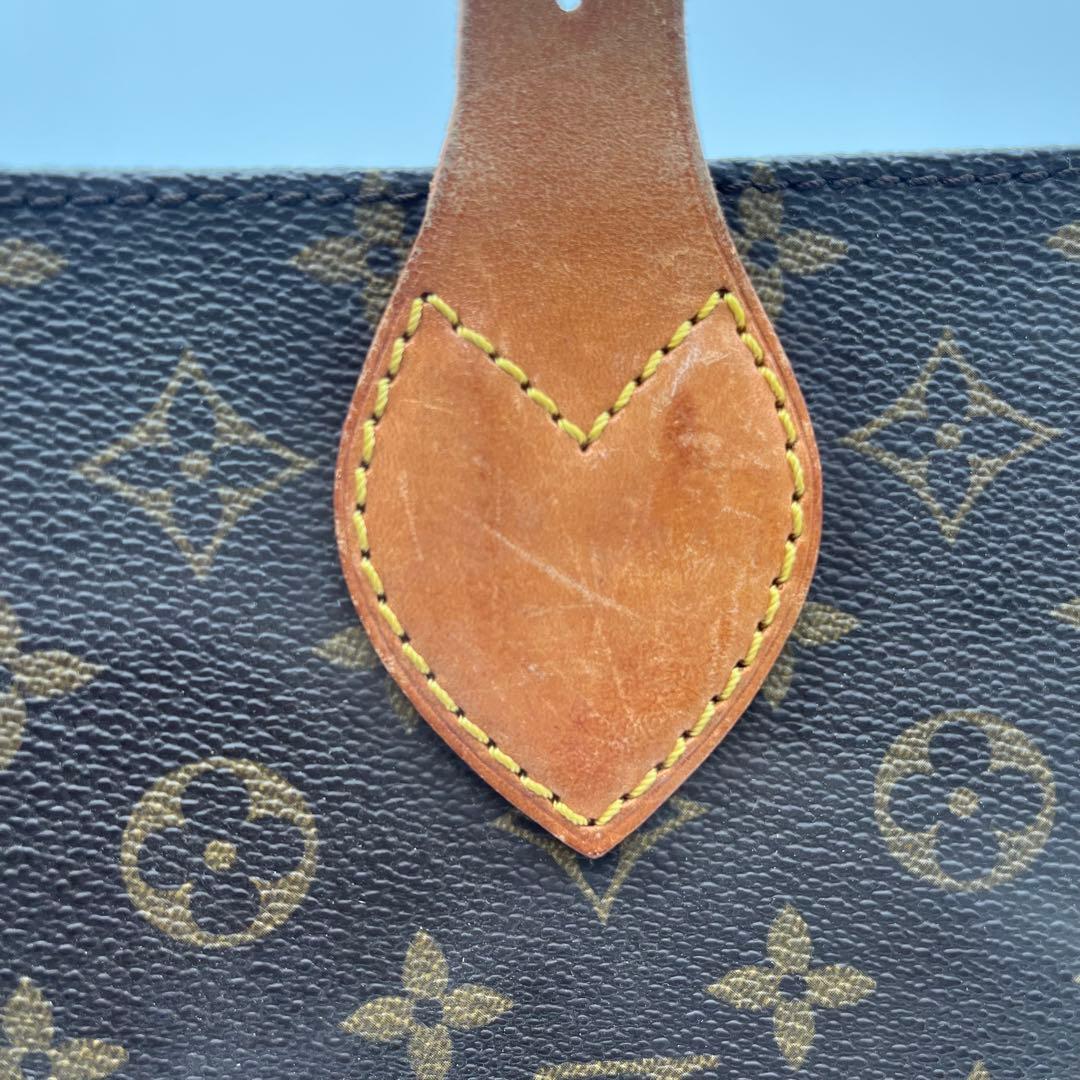 Louis Vuitton モノグラム カルトシエール