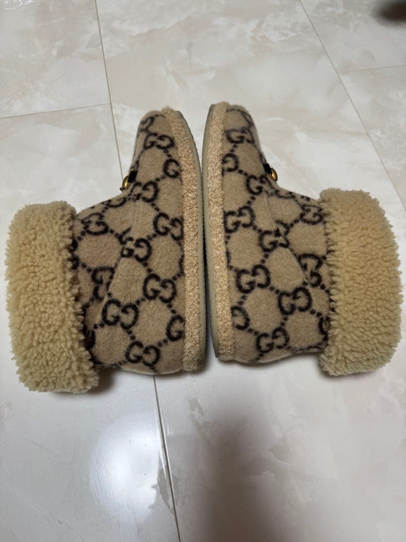 Gucci ムートンブーツ
