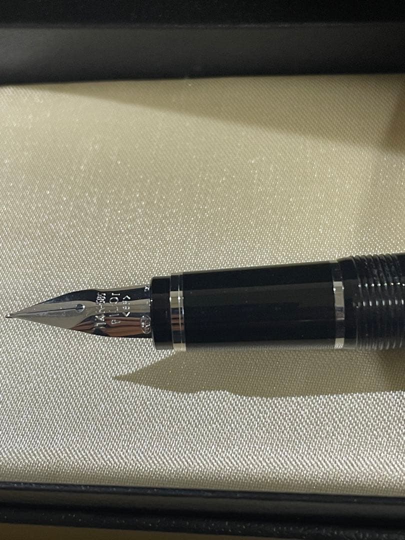 Pilotエラボー　金属軸　字幅SF