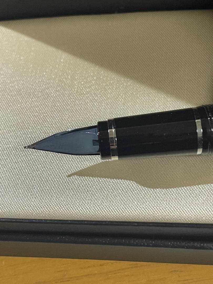 Pilotエラボー　金属軸　字幅SF