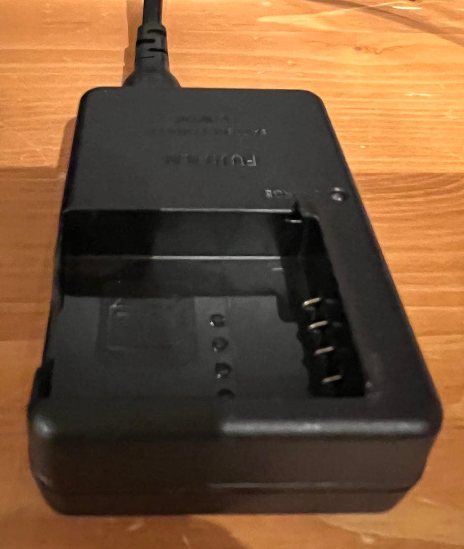 【箱付き美品】FUJIFILM X-E1 一眼レフカメラ　シルバー