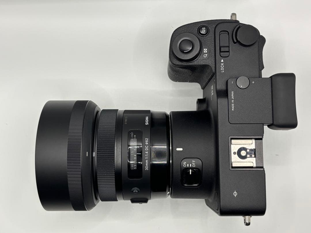 sd Quattro + Art30mm f/1.4キット驚異の色再現＆解像感