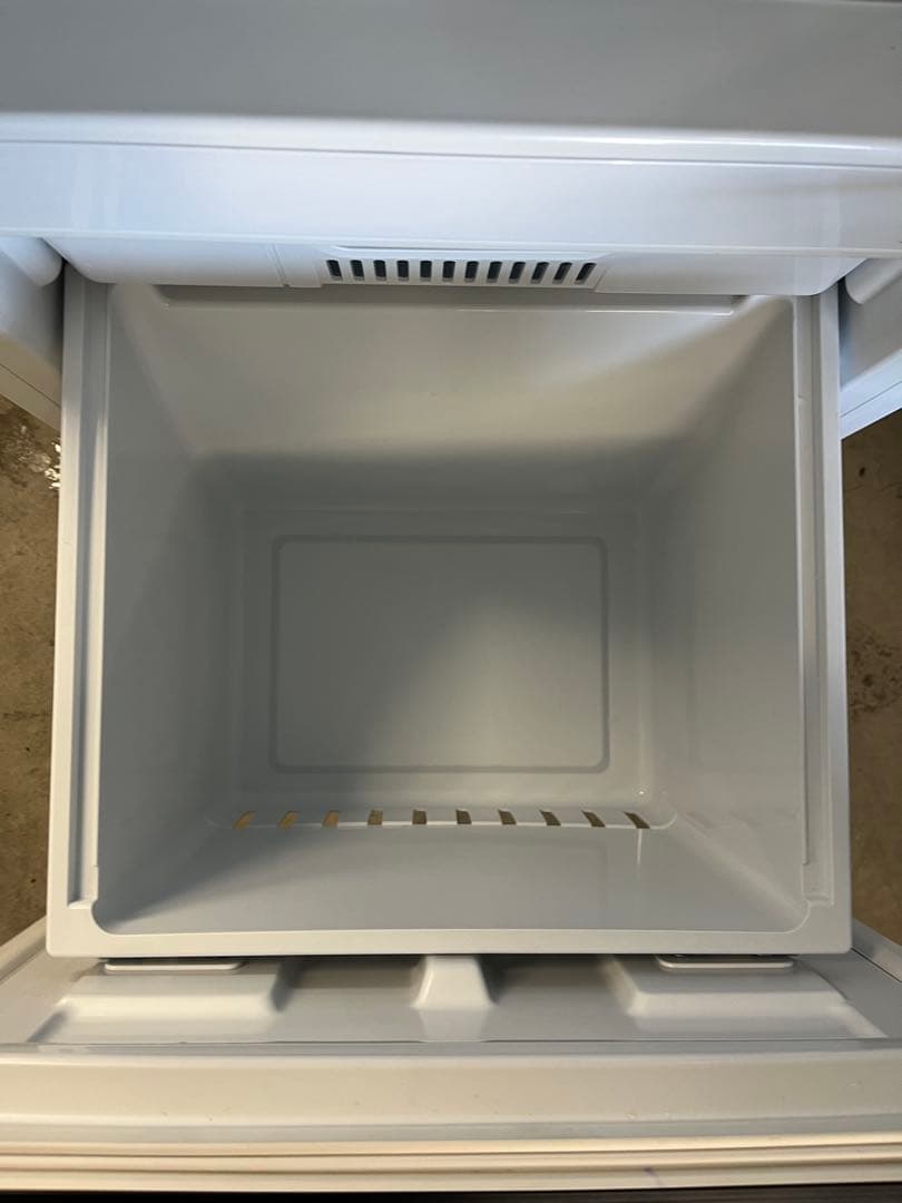 ハイセンス製 HR-D1304 130L 2ドア冷蔵庫(21年製)T