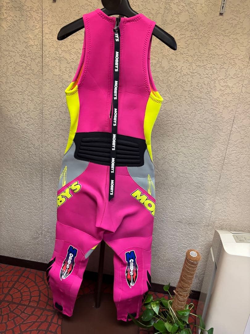 女性用　モビーズ(mobbys)ツーピース　ウエットスーツ　手袋と靴付き