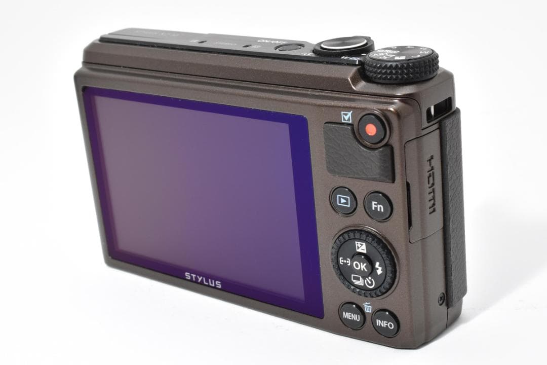 美品　OLYMPUS stylus XZ-20 コンパクトデジタルカメラ　684