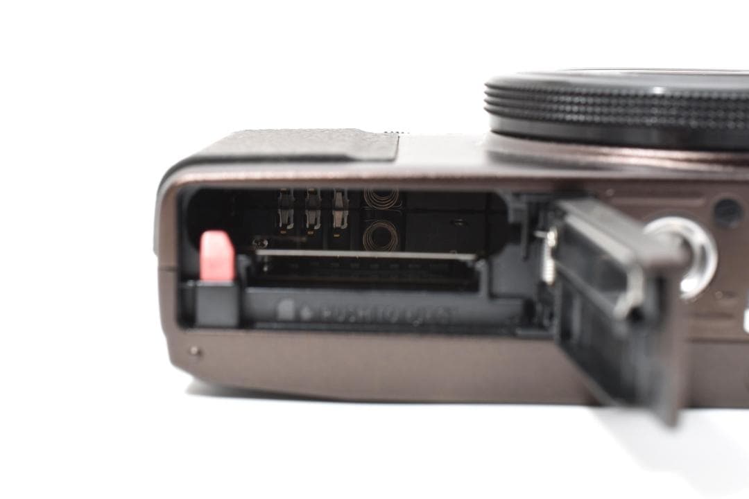 美品　OLYMPUS stylus XZ-20 コンパクトデジタルカメラ　684