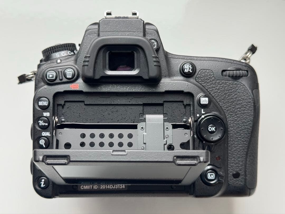 d*d様 Nikon ニコンD750 デジタル一眼レフカメラ　バッテリー　ストラ