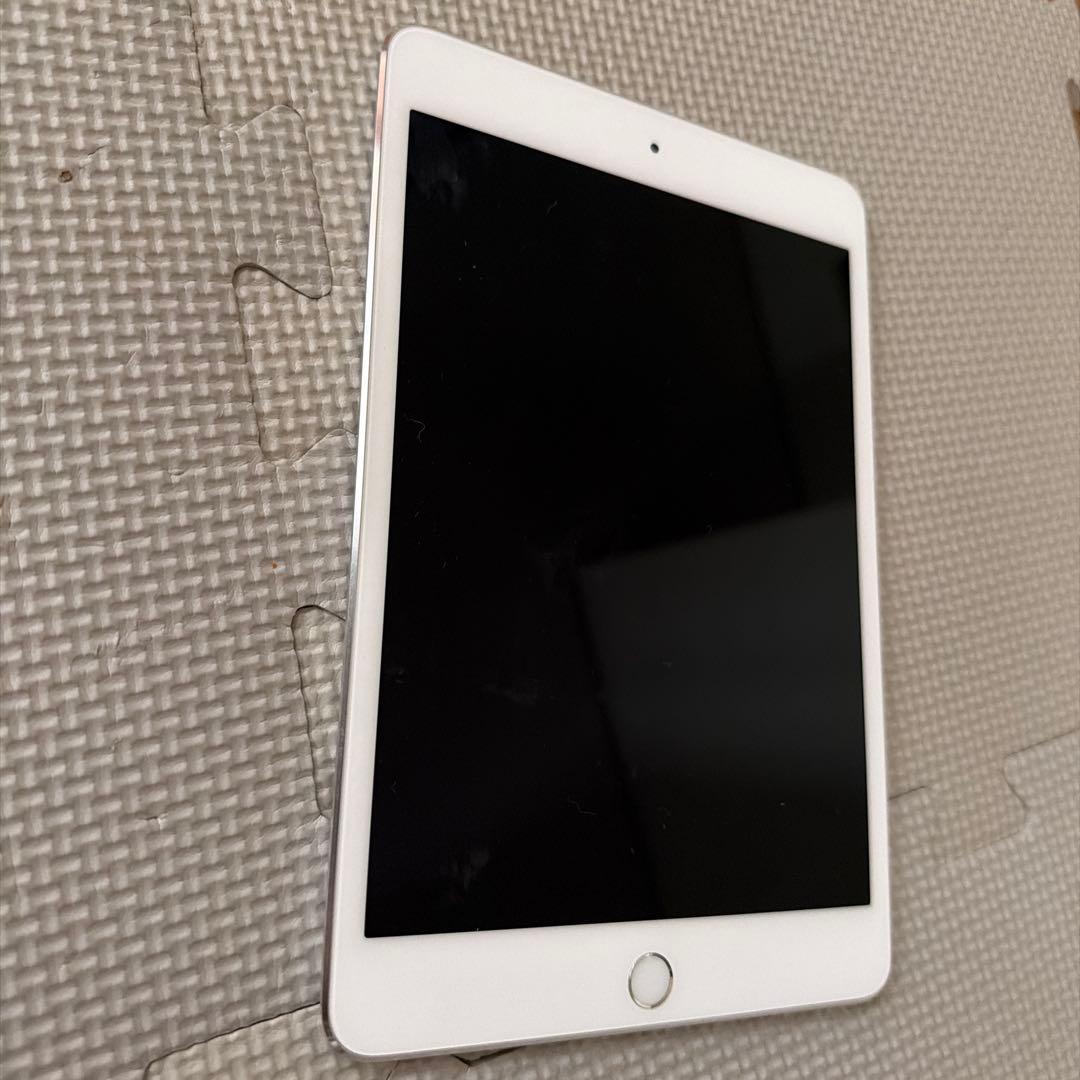 iPad mini 4 Wi-Fi 64GB シルバー（MK9H2J/A）