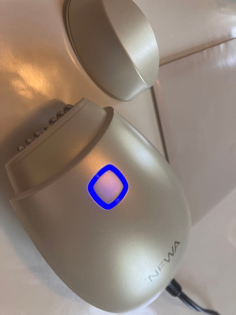 NEWAA LIFT 美顔器 ホワイト