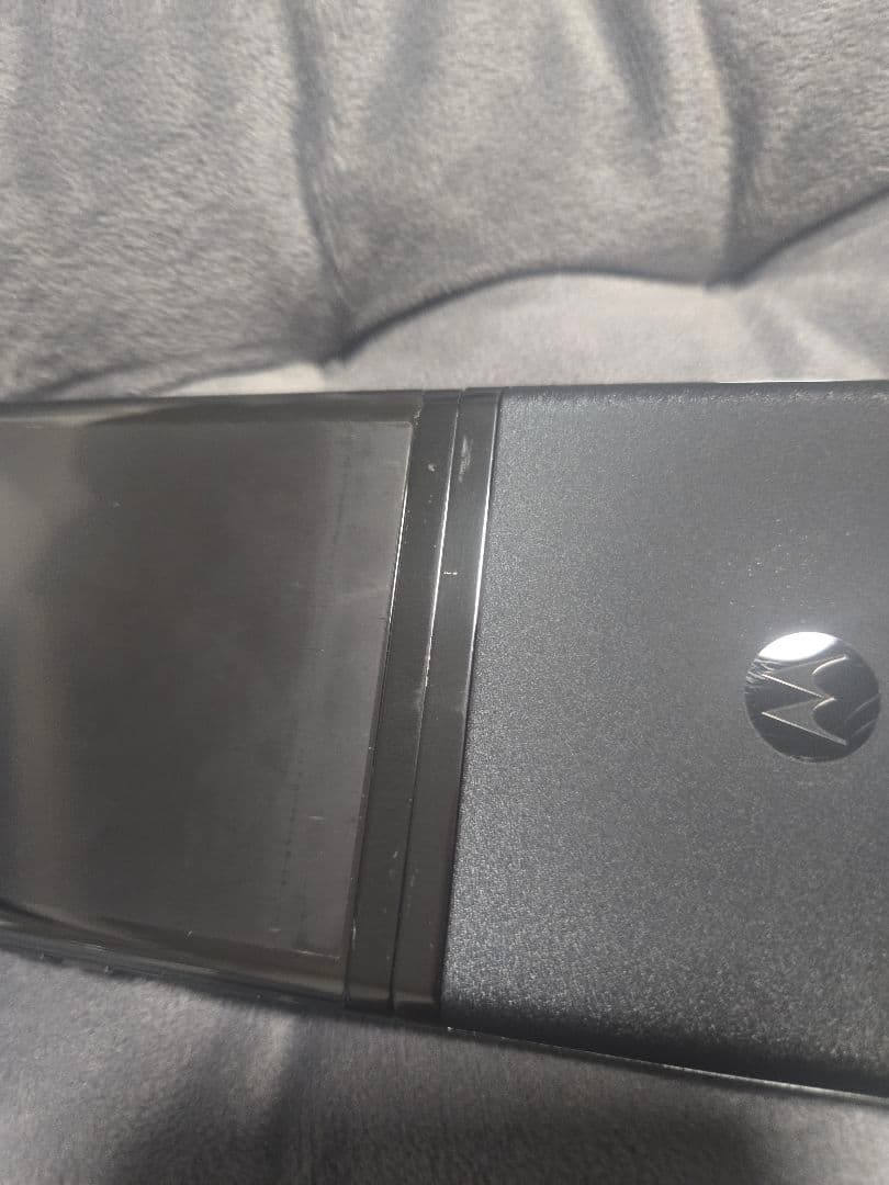 再出品　motorola razr 40 ultra ブラック 8GB RAM