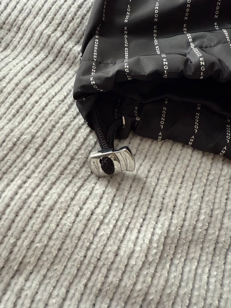 BURBERRY ストライプ柄 ブラック ナイロンジャケット M 美品
