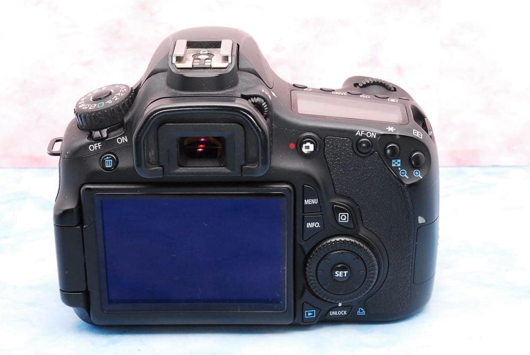 ☆Canon EOS 60D☆一眼レフカメラ☆S数少☆手ぶれ補正レンズ付