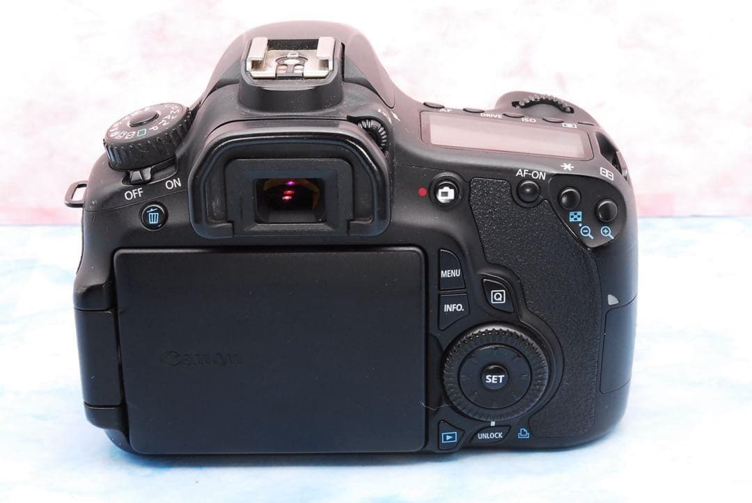 ☆Canon EOS 60D☆一眼レフカメラ☆S数少☆手ぶれ補正レンズ付