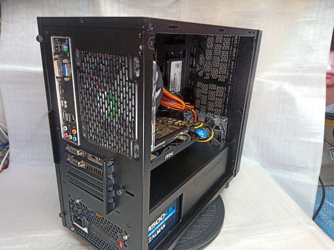 Thermaltake ミドルタワーPC i74790