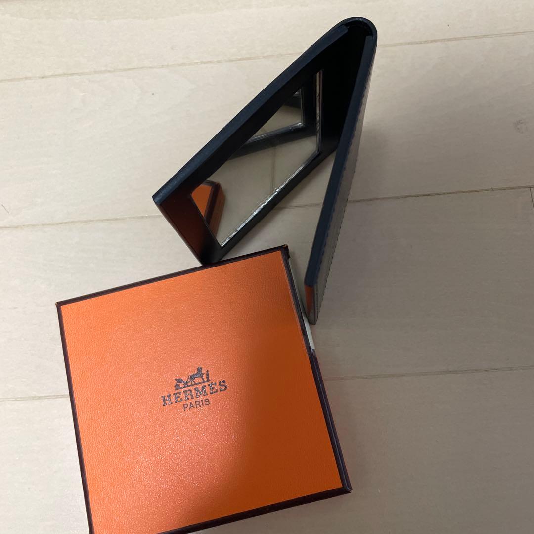【美品】HERMES 二つ折りミラー　箱付き