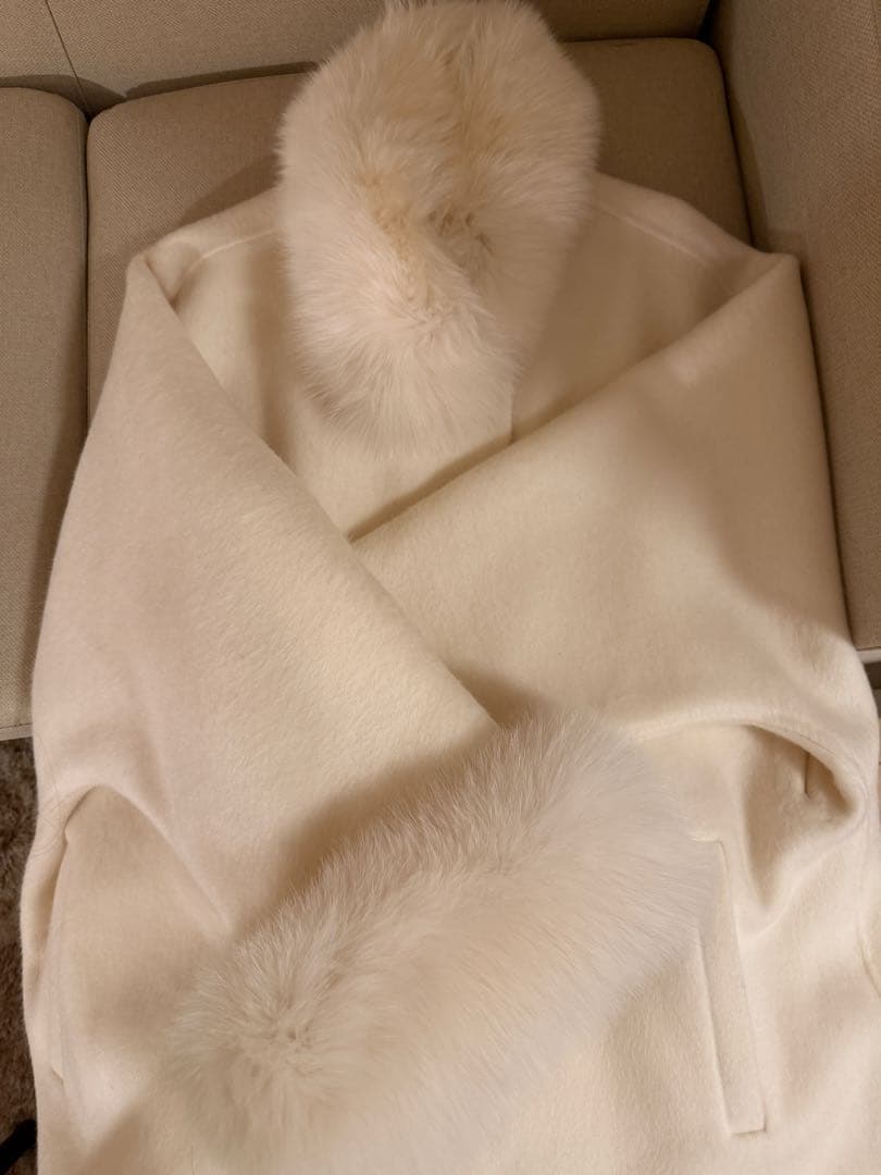 フォックスファーマフラー付きウールコート