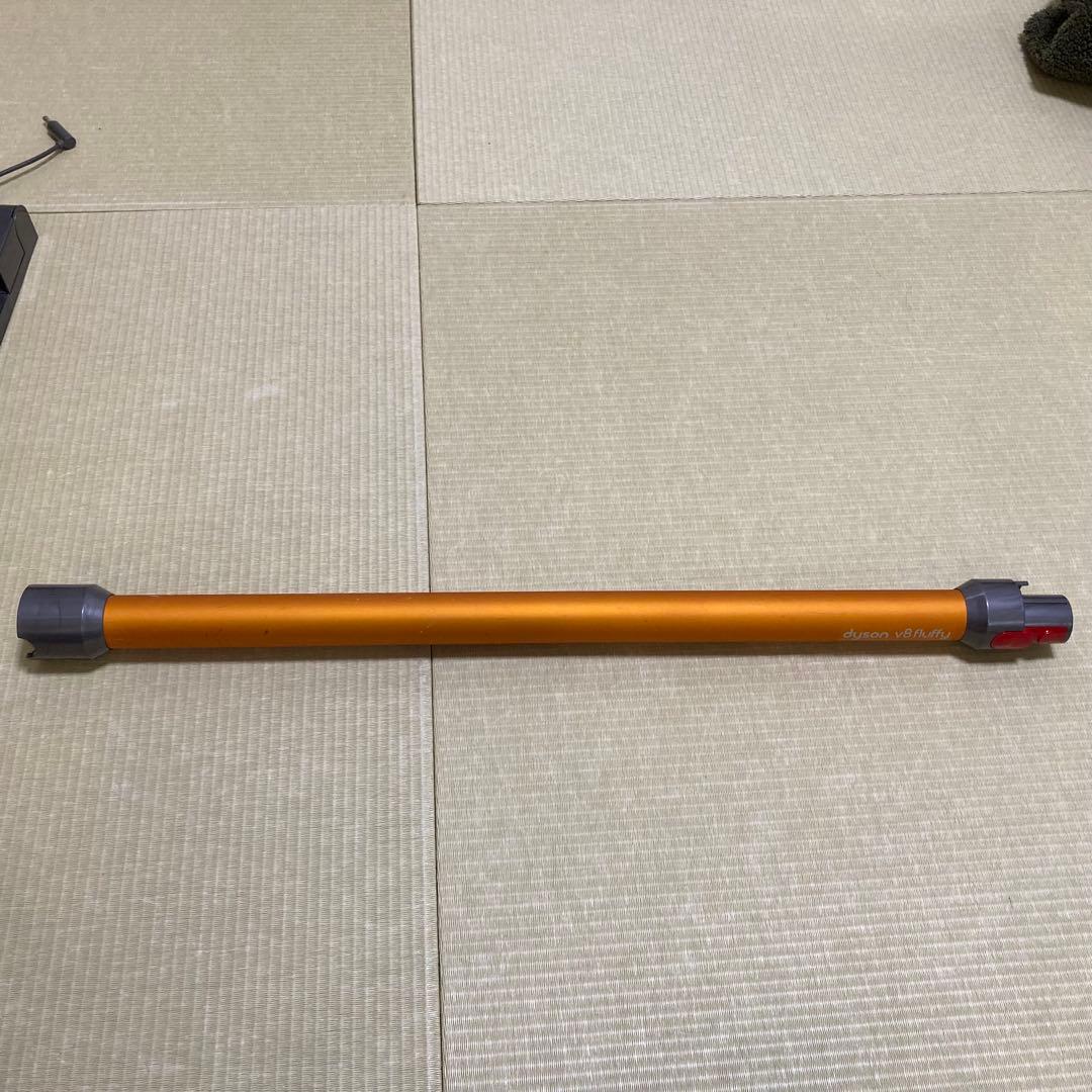 dyson V8 fluffy サイクロン式掃除機 本体と付属品 動作確認済