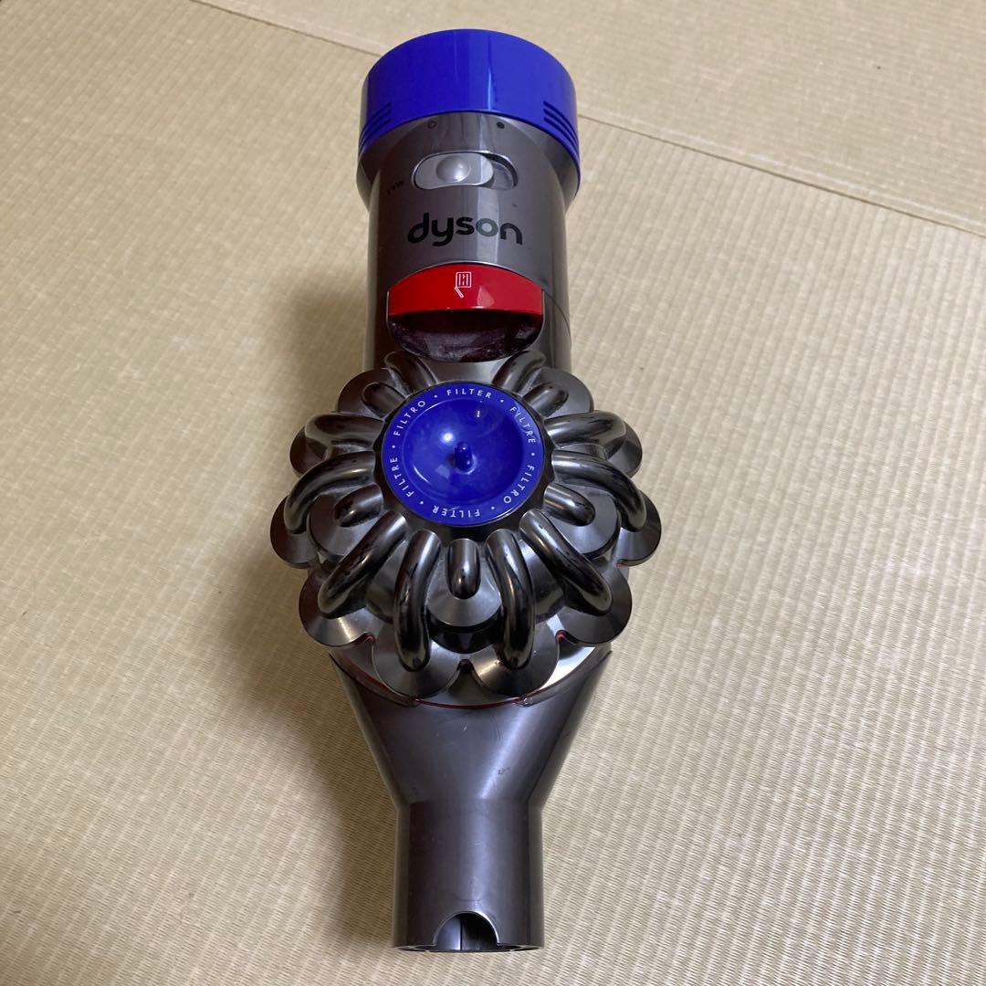 dyson V8 fluffy サイクロン式掃除機 本体と付属品 動作確認済