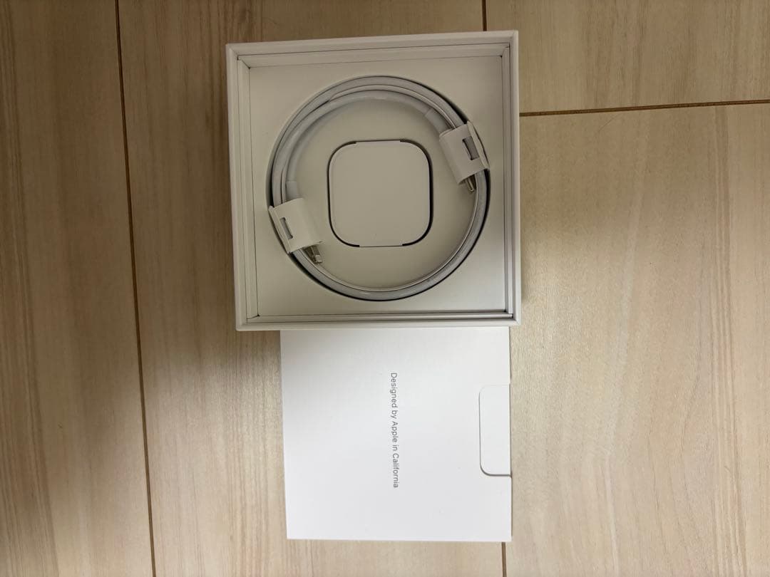 AirPods Pro 本体 ホワイト 充電ケーブル付 右耳のみ