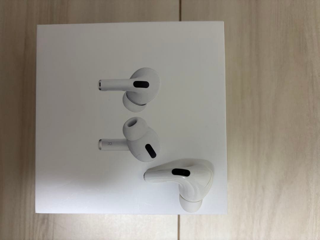 AirPods Pro 本体 ホワイト 充電ケーブル付 右耳のみ