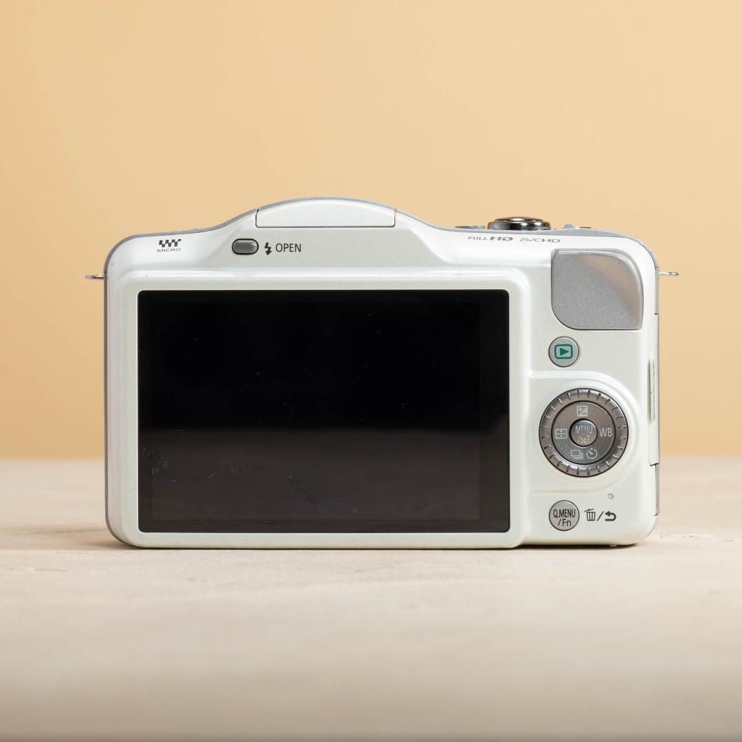 【写ルンです感覚のコンデジ】LUMIX DMC-GF3 32mm スマホ転送OK