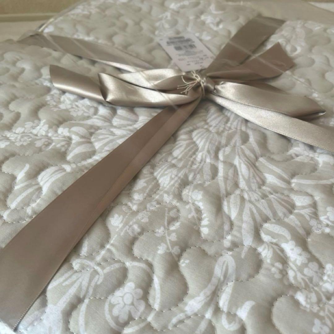 ローラアシュレイ　ジョゼッテ　キルトマルチカバー　ライトグレー　シングル用　新品