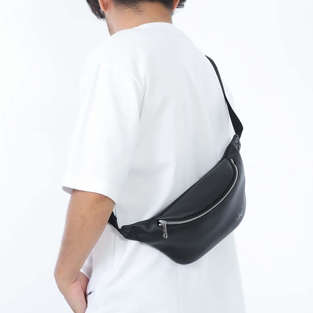 新品   LV04G3012G UB1 ボディバッグ