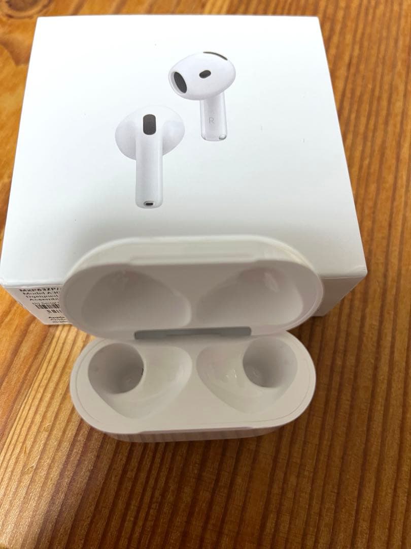 AirPods 4 本体 充電ケース箱付き ノイズキャンセリング搭載