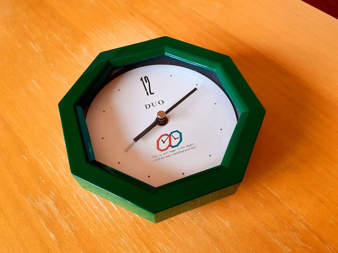 80's　掛け時計　ポストモダン　ビンテージ　レトロ　八角　グリーン