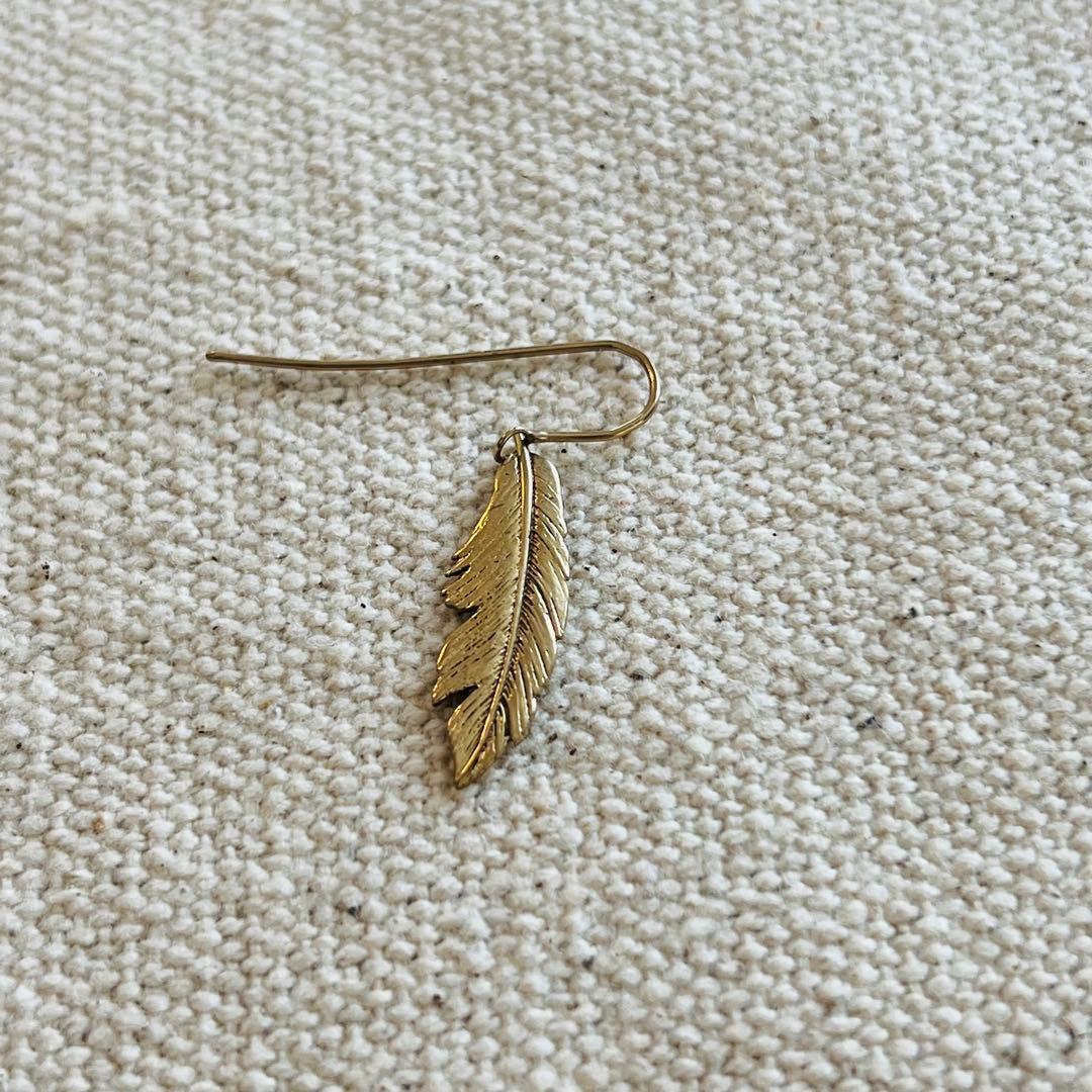 【片耳！】Manon Jewelry/フェザー　ピアス（S）14k YG