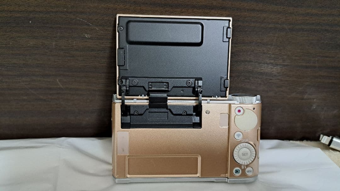 デジタルカメラ CASIO EX-ZR1800