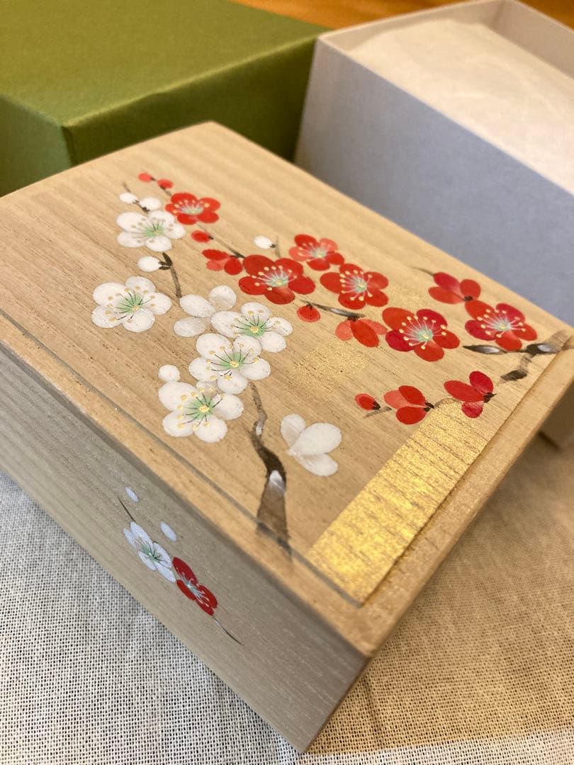 梅　絵付け桐箱【新品】