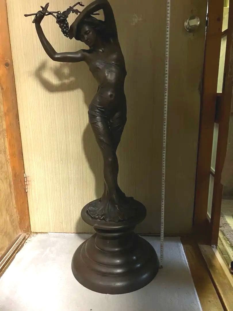 大型　銅像　女性　ブロンズ