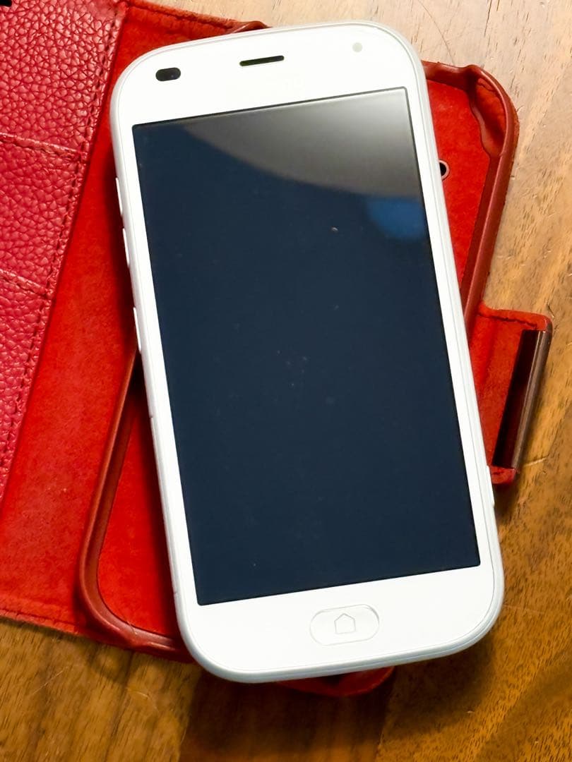 docomo らくらくスマートフォン F-42A美品 判定○ IMEI記載あり