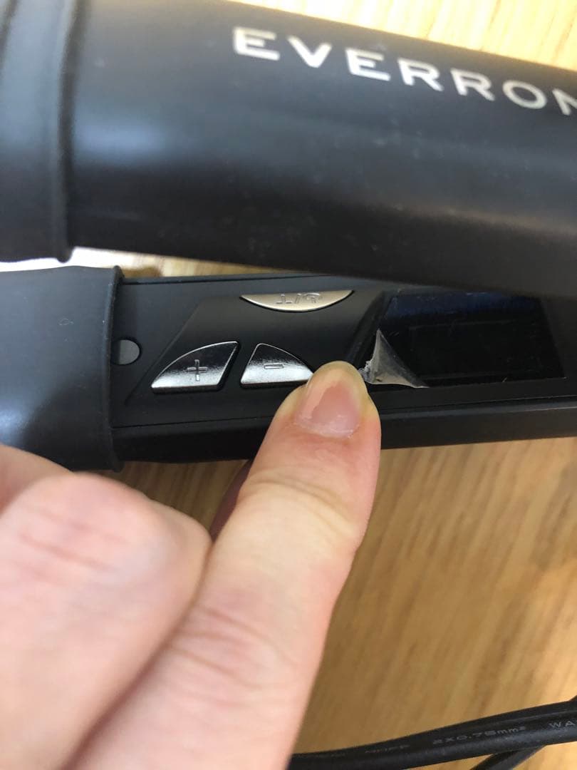 美品　ストレートヘアアイロン　EVERON エヴァロン　日本製　髪に優しい