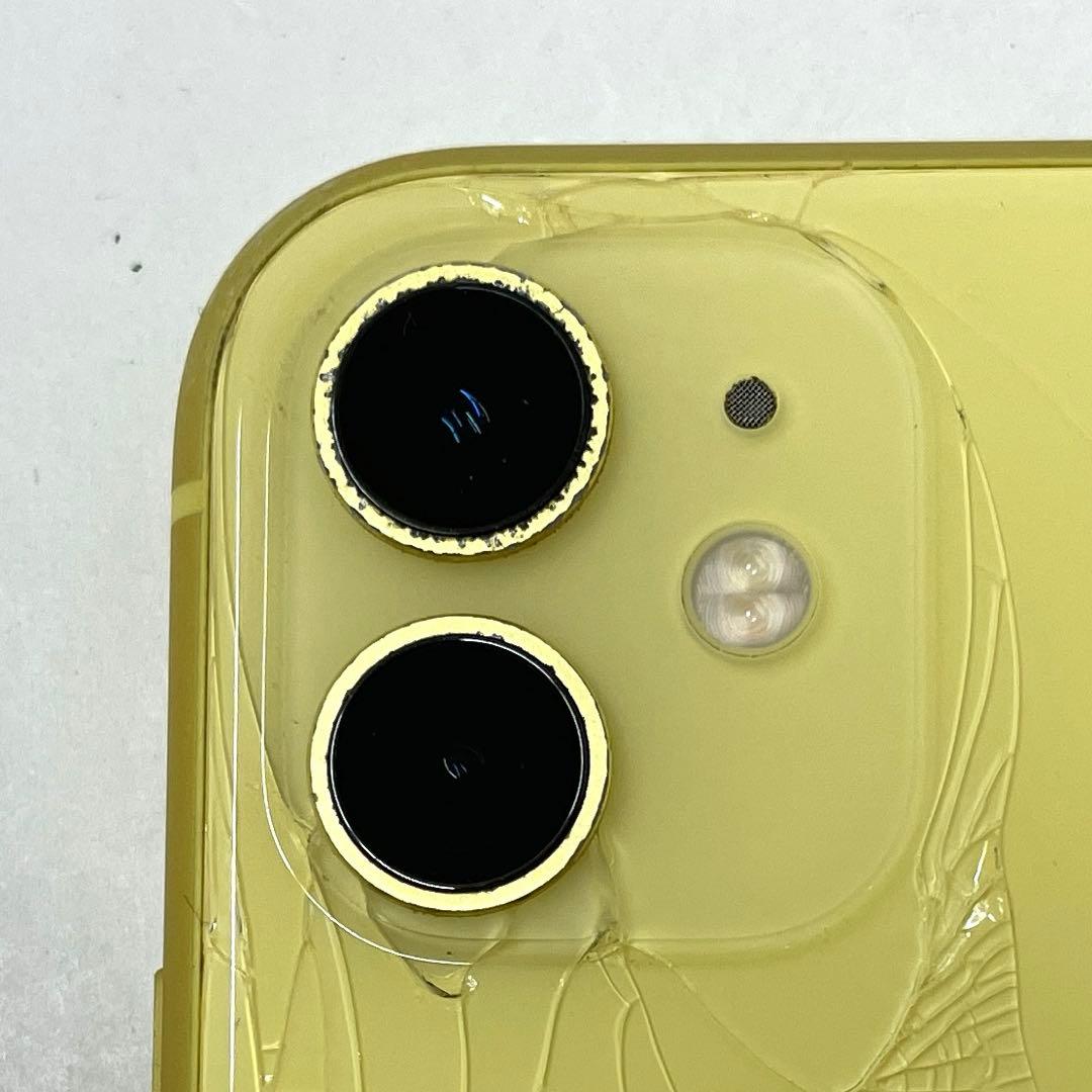 Apple iPhone11 128GB イエロー au 背面割れジャンク品
