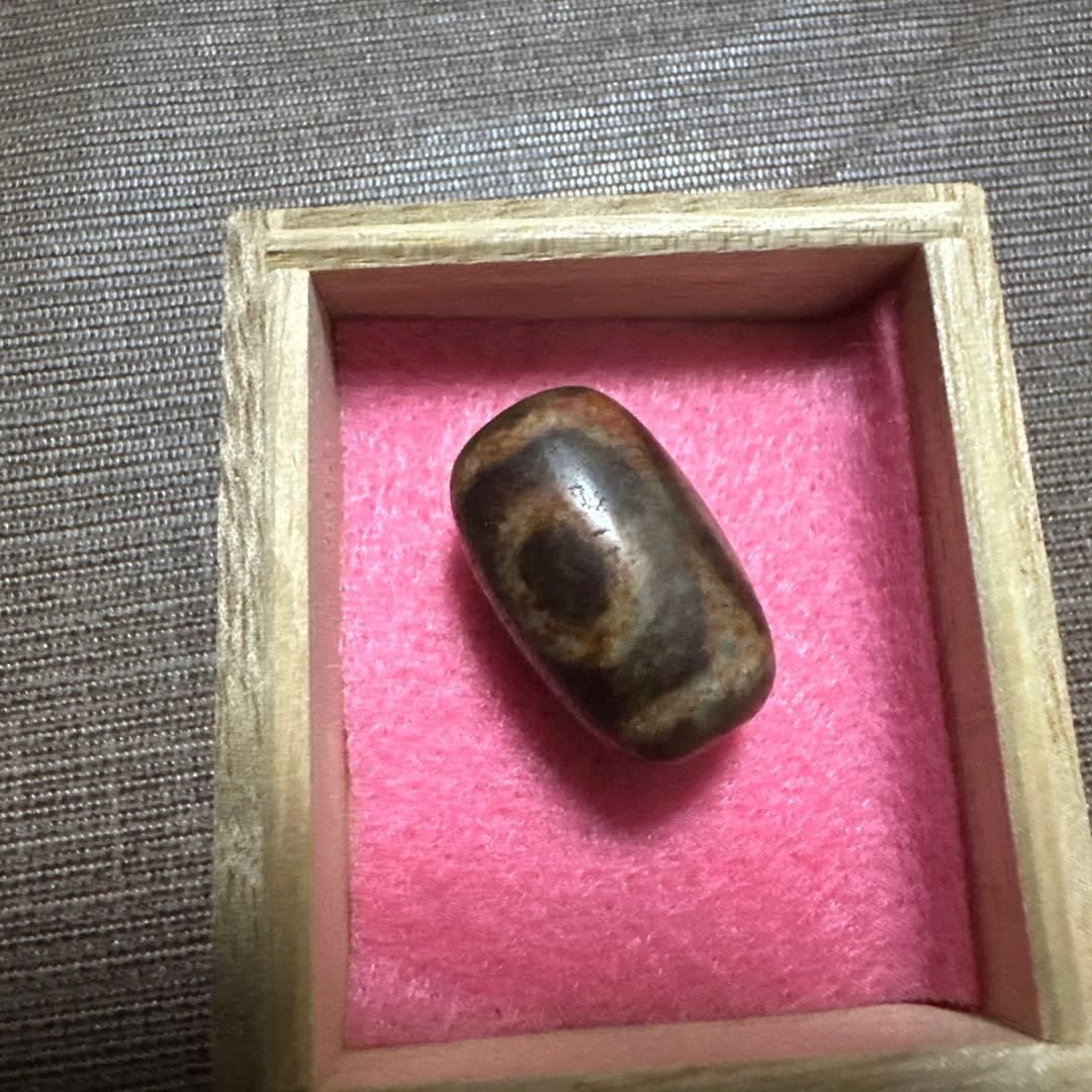 紅朱砂　虎牙三眼