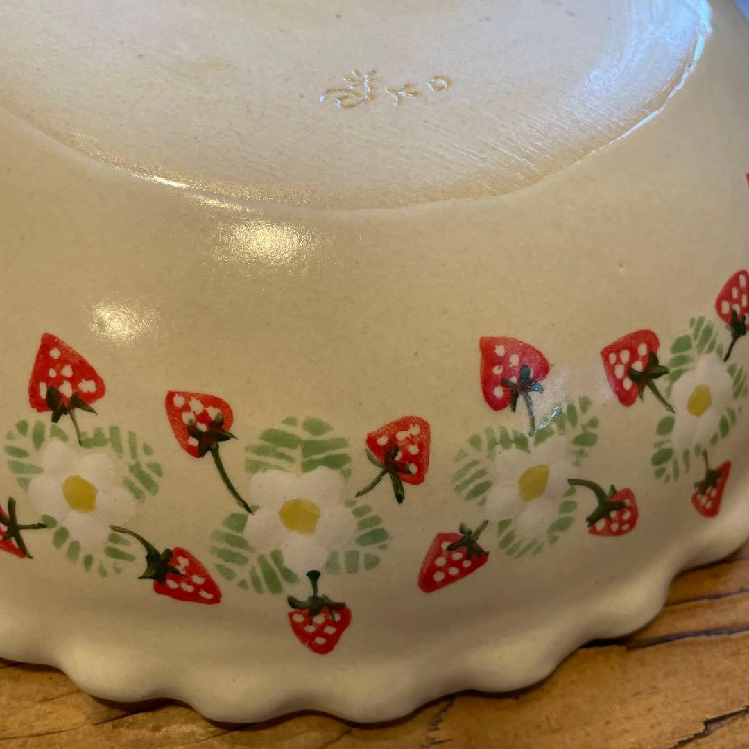 陶芸作家三浦愛子さんいちご模様が可愛い中鉢大鉢2点セット苺ストロベリーポタリー風