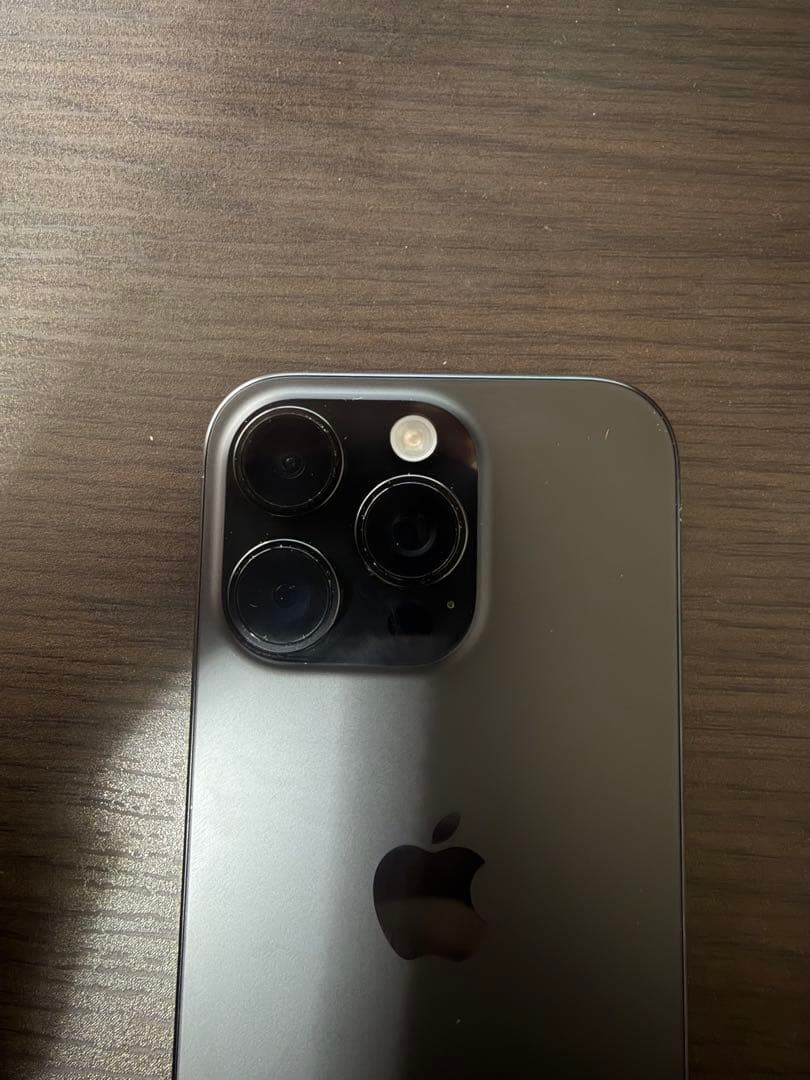 シ*ナ様 Apple iPhone 16 Pro 本体 充電ケーブル　画面保護シ