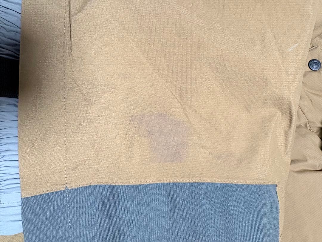 モンベル 　スーパーハイドロブリーズ インシュレーテッドビブ