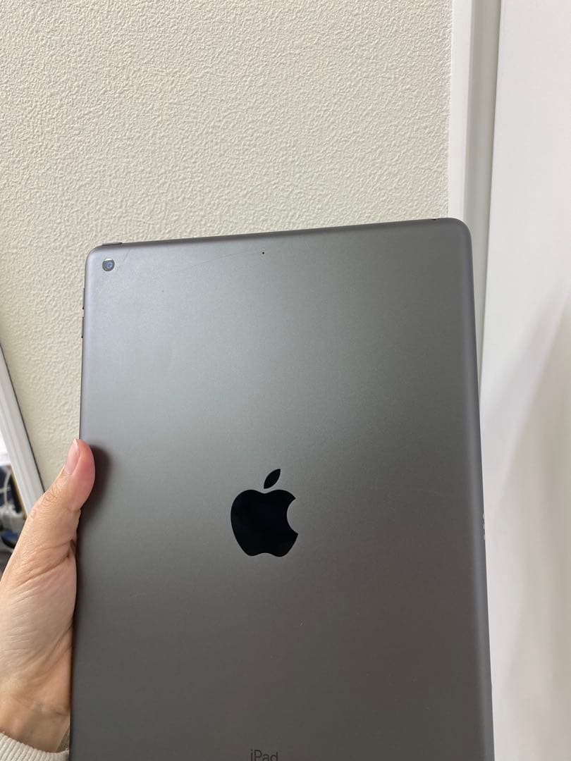 iPad 第9世代 64GB バッテリー99% WYFHR