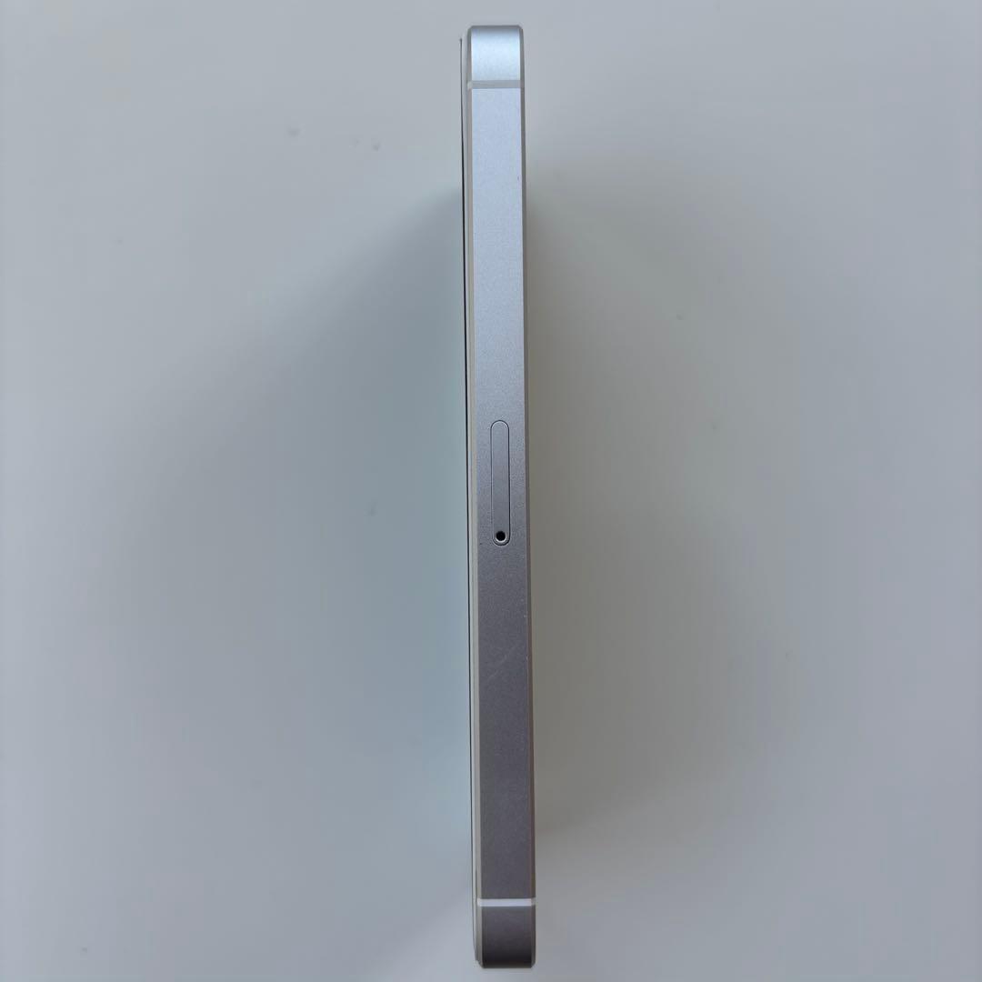 iPhoneSE 第1世代64GB シルバー バッテリー74%SIMロック解除済