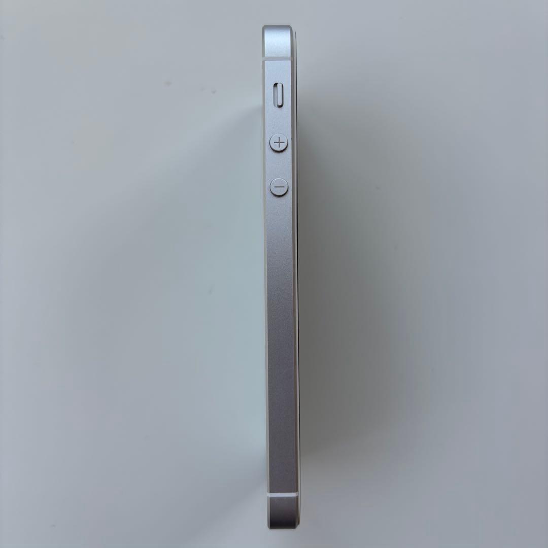 iPhoneSE 第1世代64GB シルバー バッテリー74%SIMロック解除済