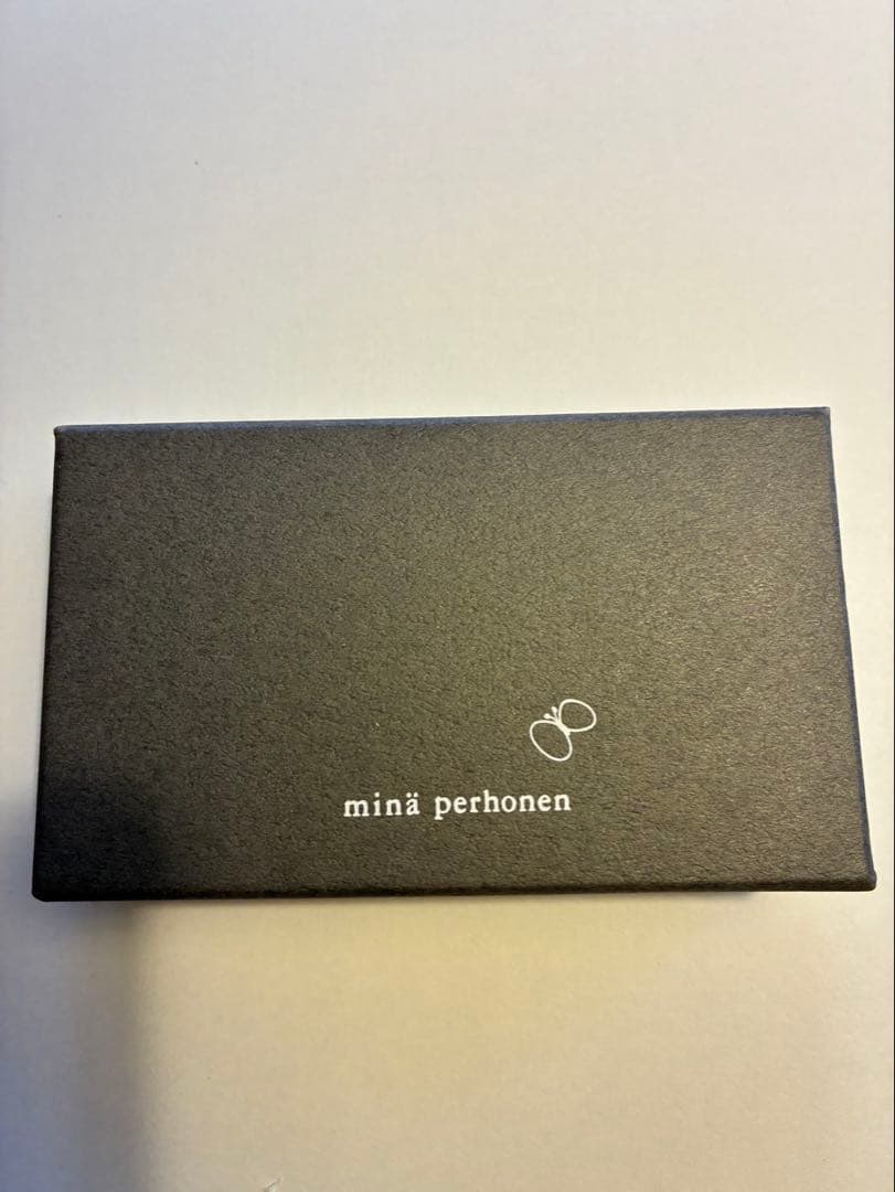 minä perhonen 蝶の形状ブローチ ホワイト