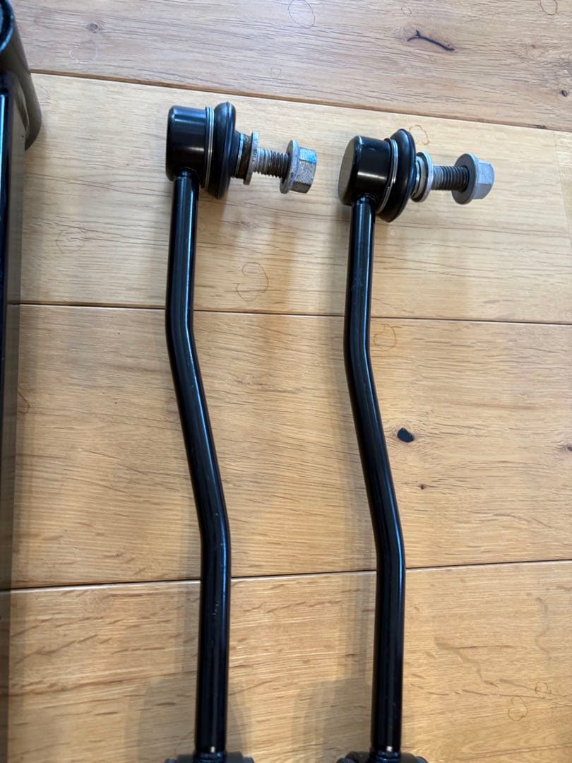 ゆっぴーラングラーJL2.0右　モパー純正2インチリフトアップキットFOX